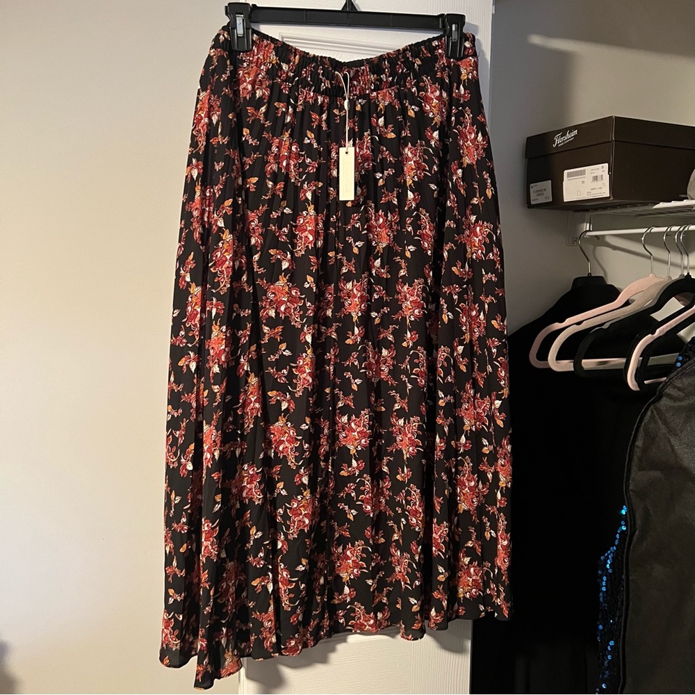 NWT Max Studio maxi skirt chiffon pleated size 3x stretchy waist plus size